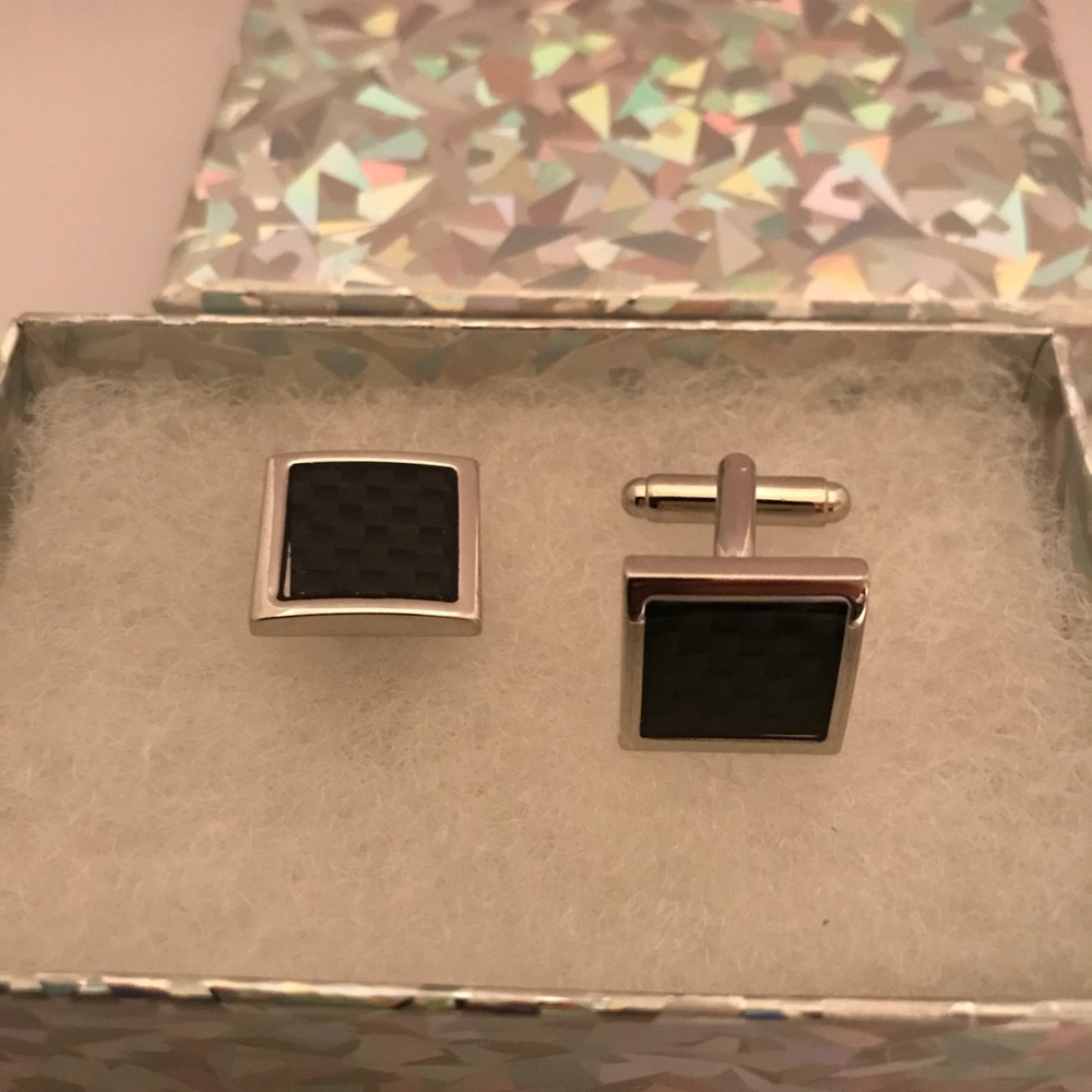 Silver/Black Checkered Etched Cufflinks Set - Picture 2 of 3